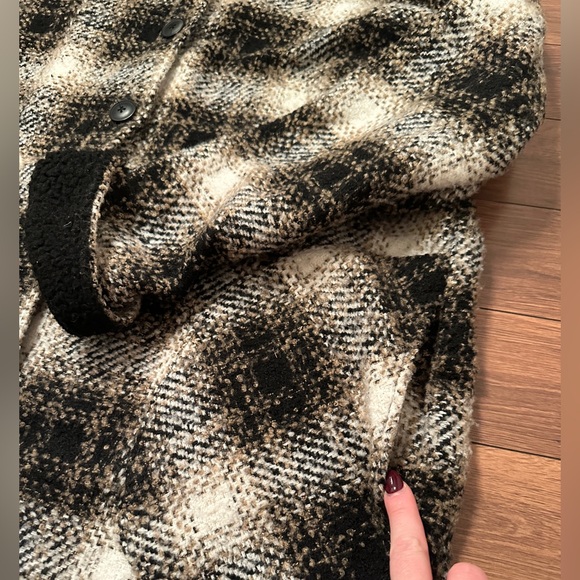 Design Lab fall shacket. Large - Picture 2 of 6